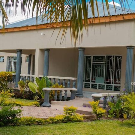 Adams Lodges Ltd Mangochi Exteriör bild